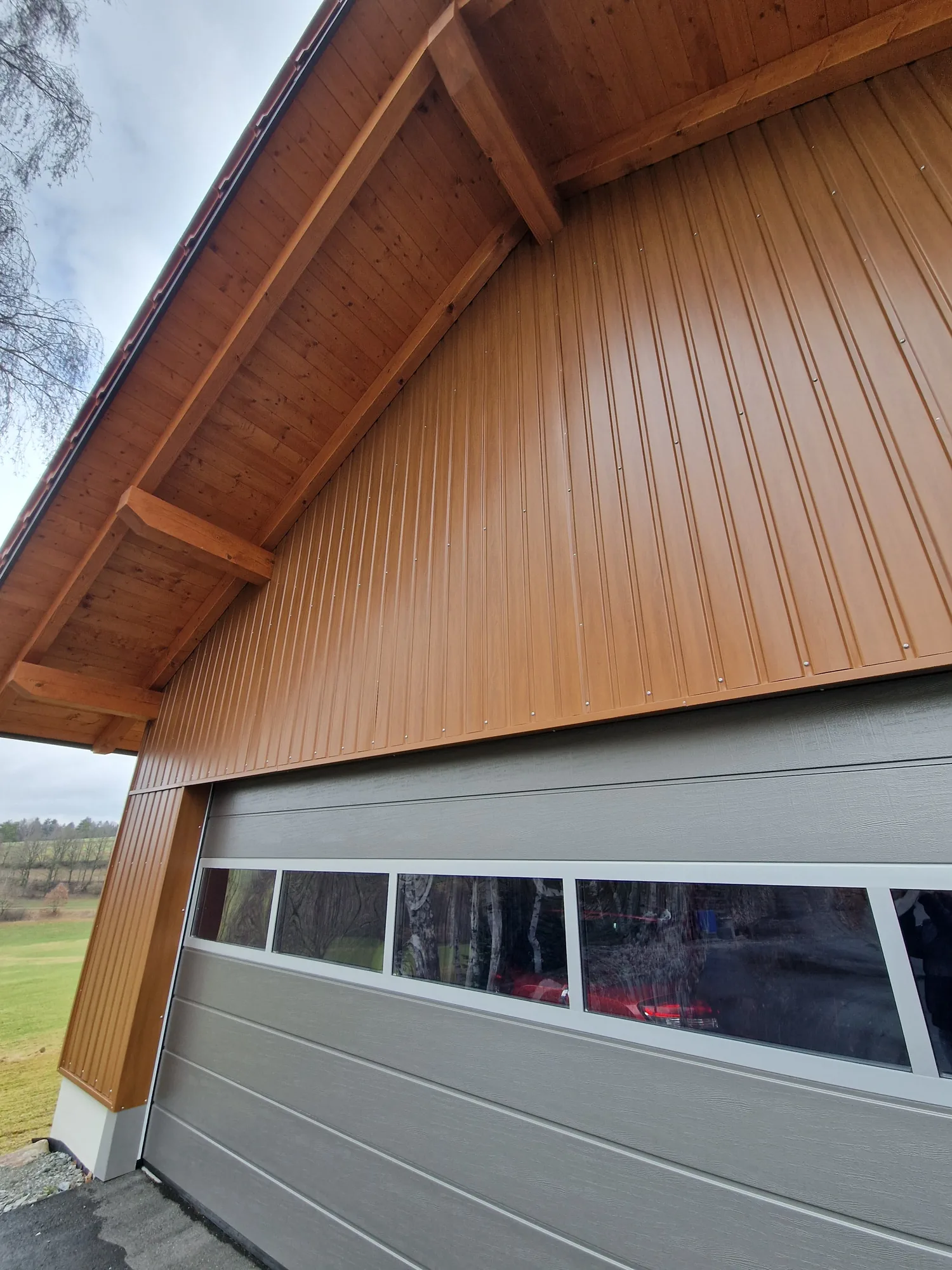 Garagenverkleidung in Holzoptik